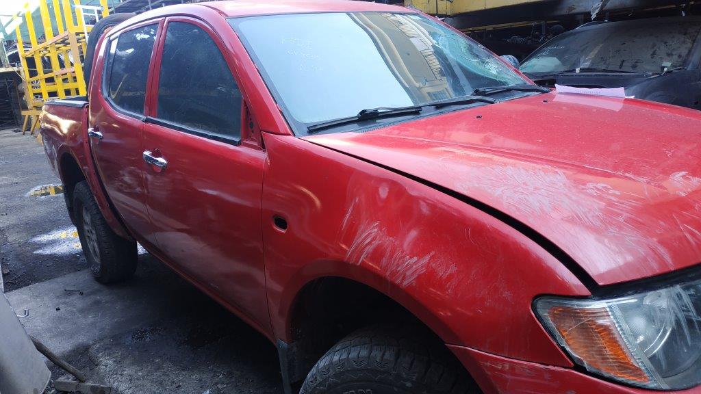  Mitsubishi L200 2013    EN DESARME